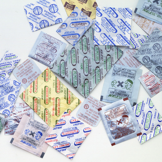 Oxygen absorbent